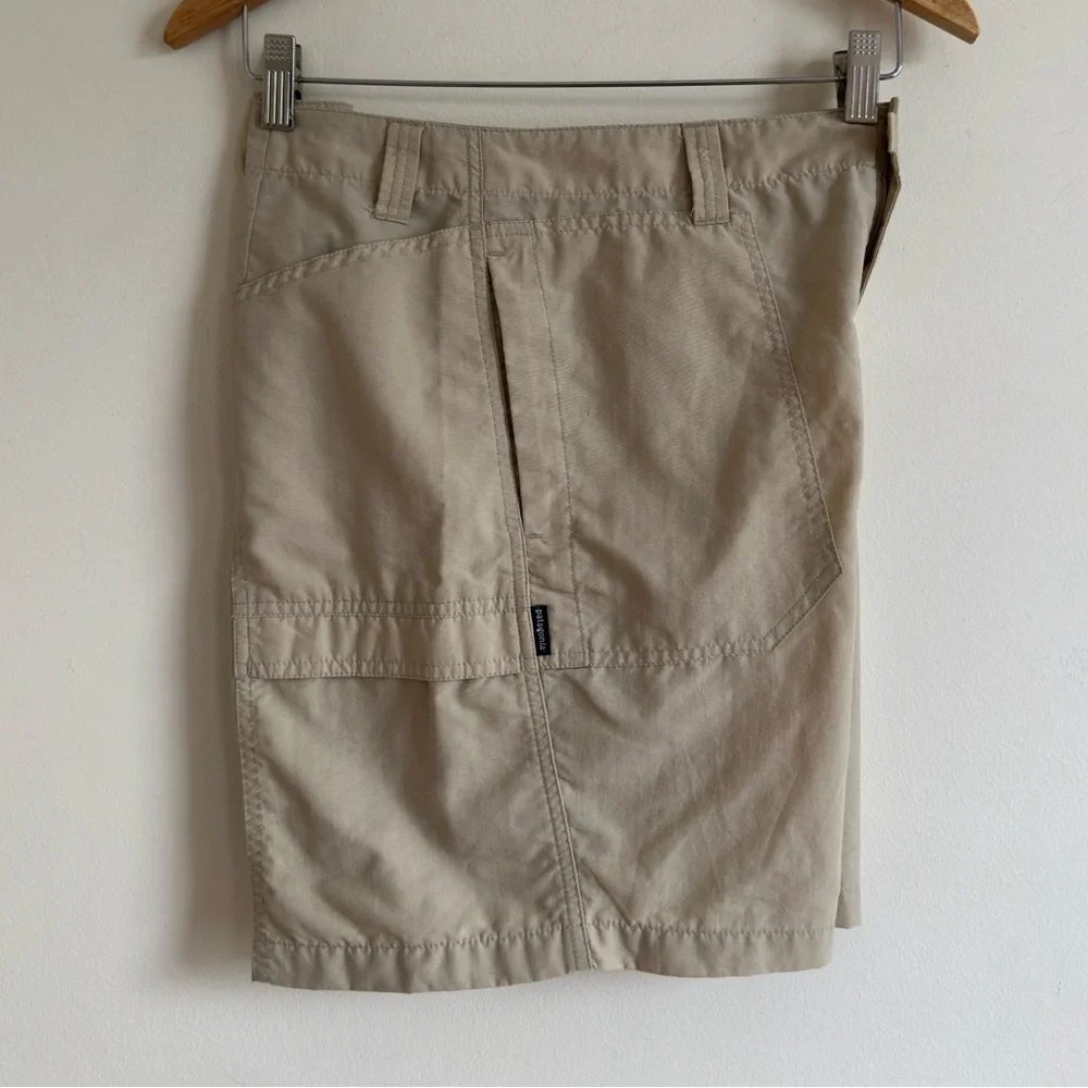 Patagonia || Woman’s tan Island Hopper Shorts size 10